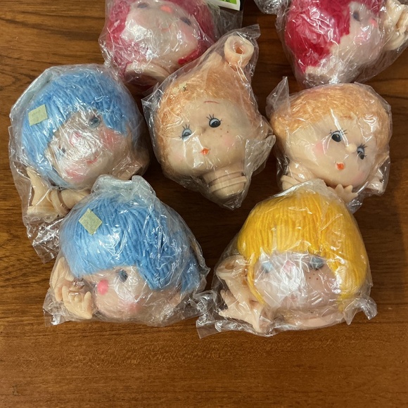 Darice Craft Supplies Doll Head And Hands Red Yellow Blue Lot Of 10 - Picture 3 of 5